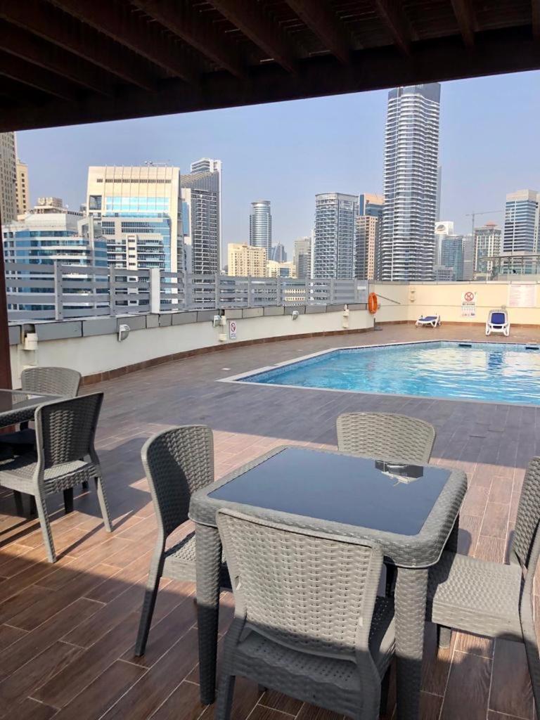 Апартаменти Wonderful Two Bed With Full Marina View
