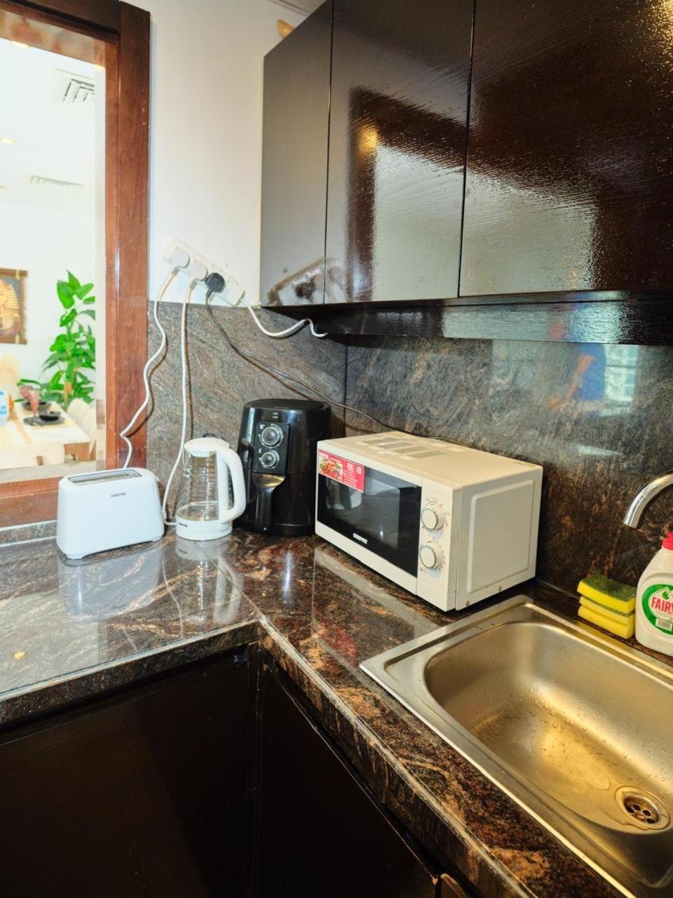 Wonderful Two Bed With Full Marina View Апартаменти