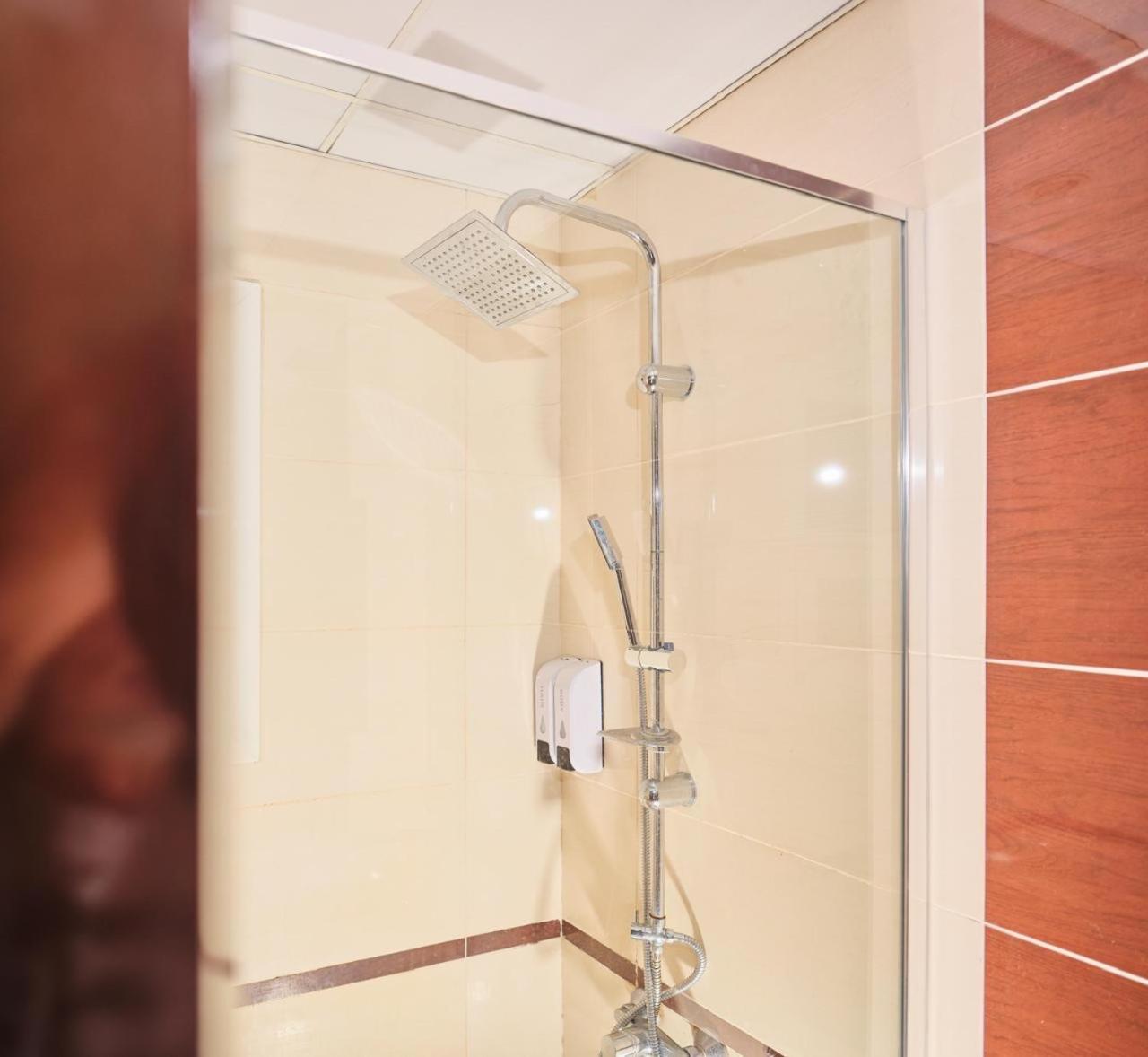 Wonderful Two Bed With Full Marina View Апартаменти *