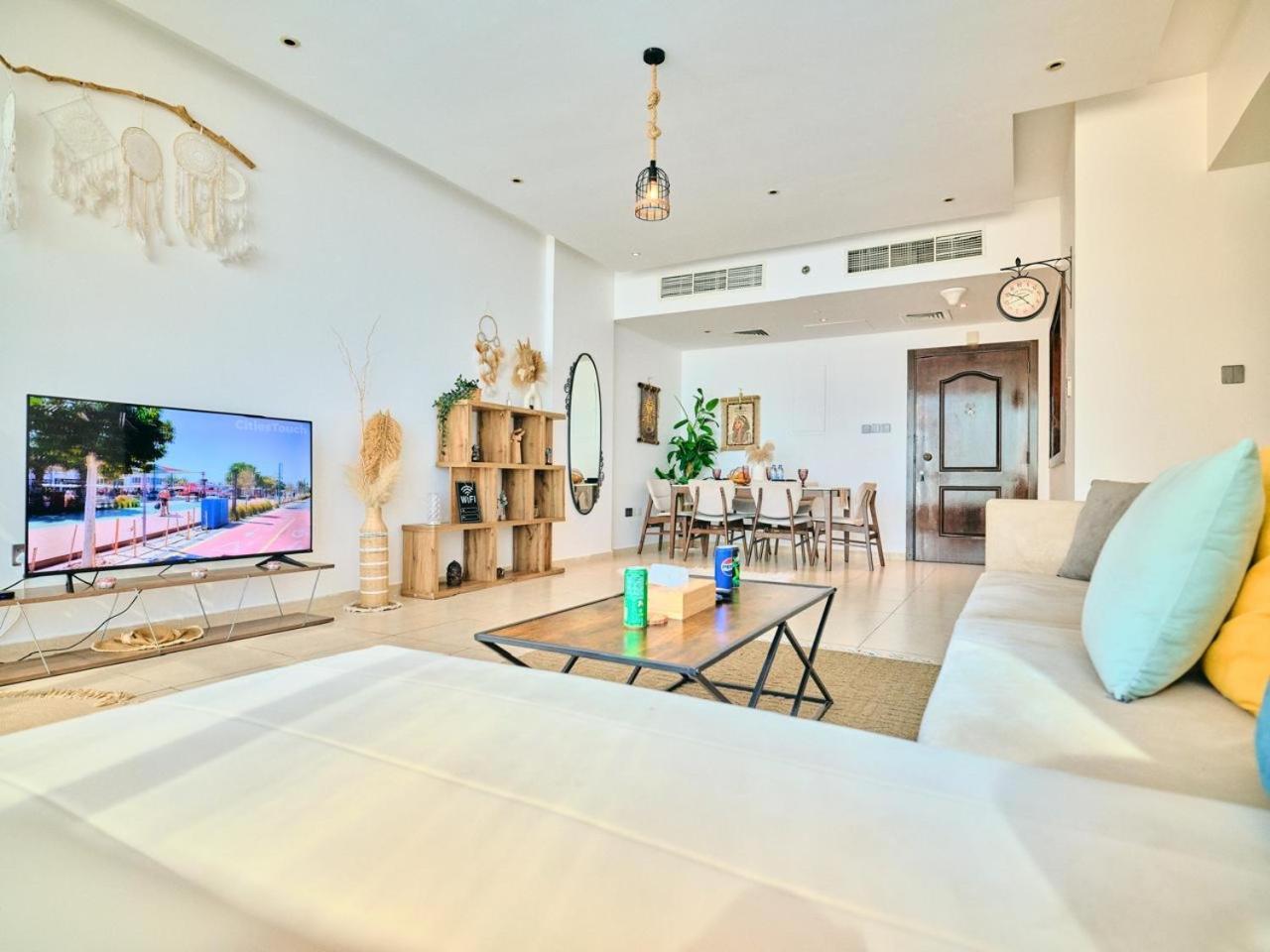 Wonderful Two Bed With Full Marina View Апартаменти