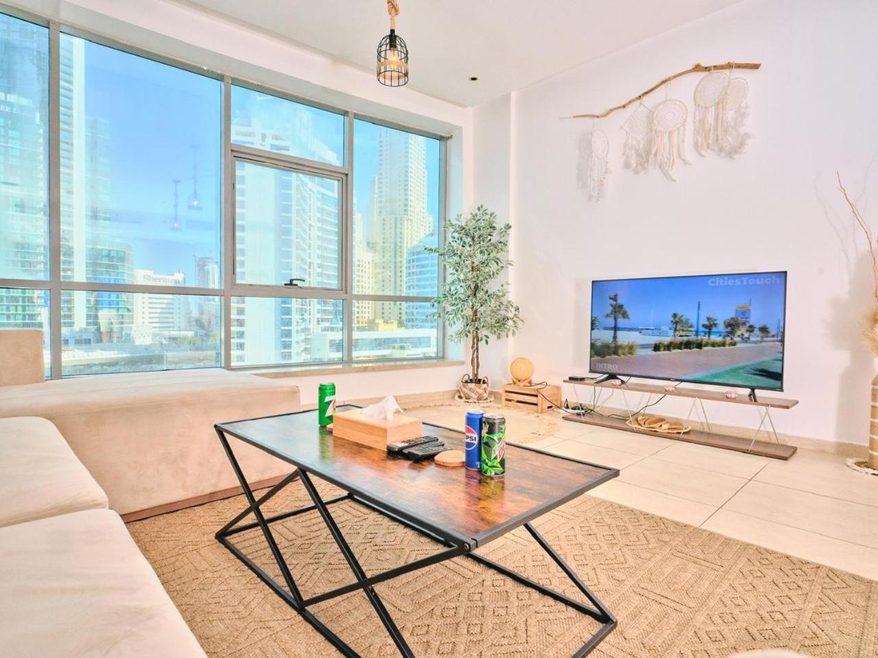 Апартаменти Wonderful Two Bed With Full Marina View