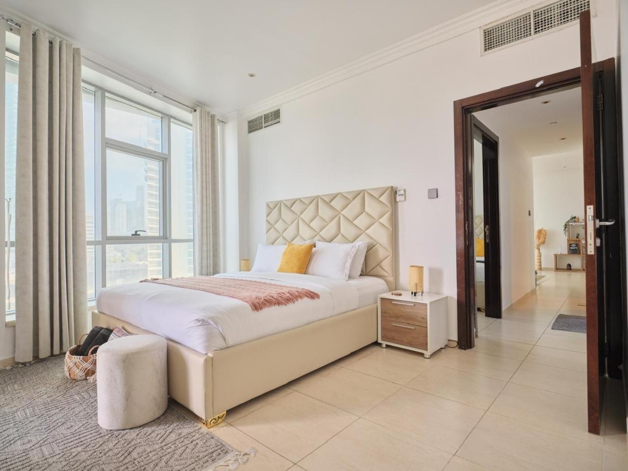 Апартаменти Wonderful Two Bed With Full Marina View *