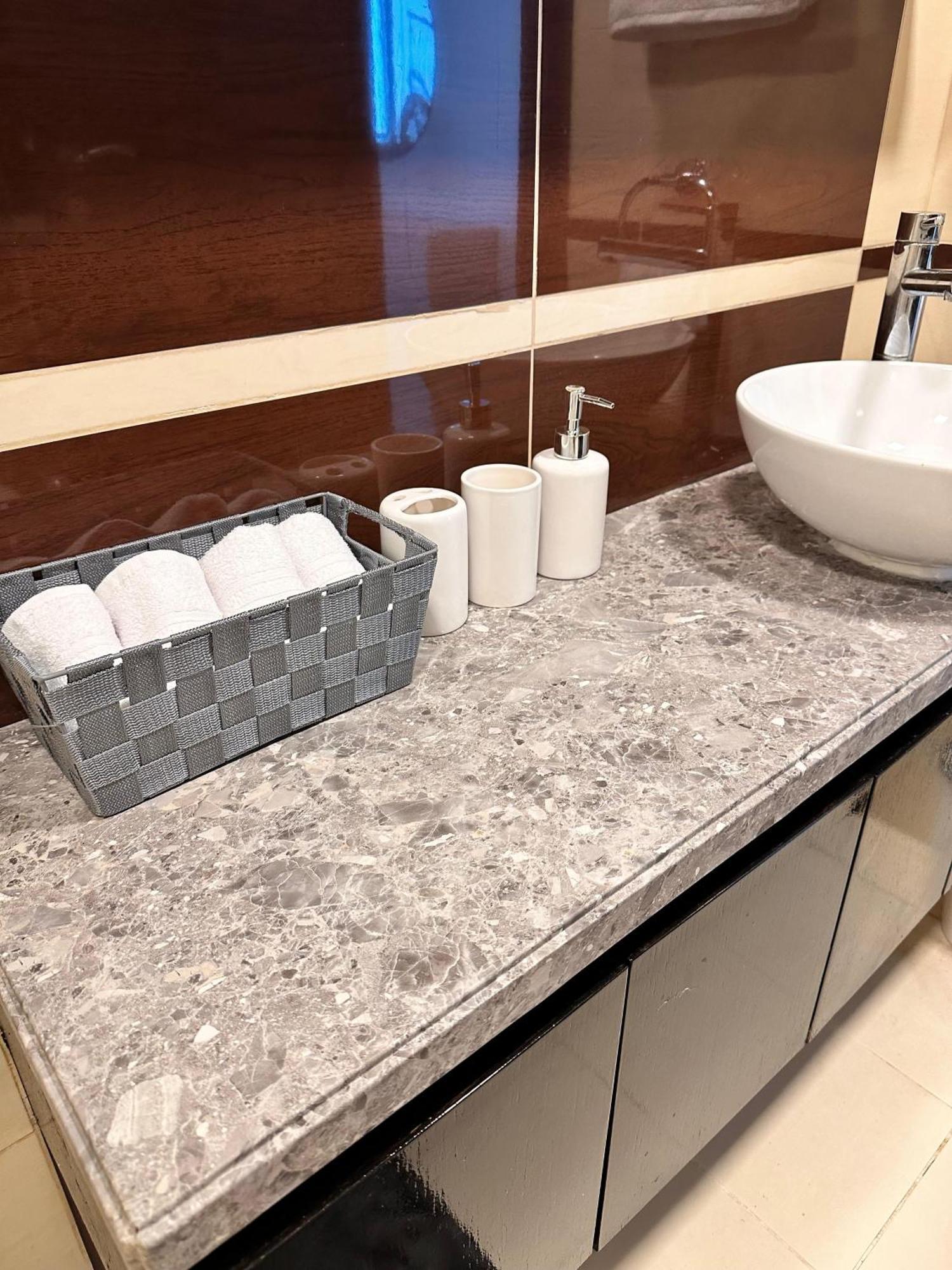 Wonderful Two Bed With Full Marina View Апартаменти Дубай